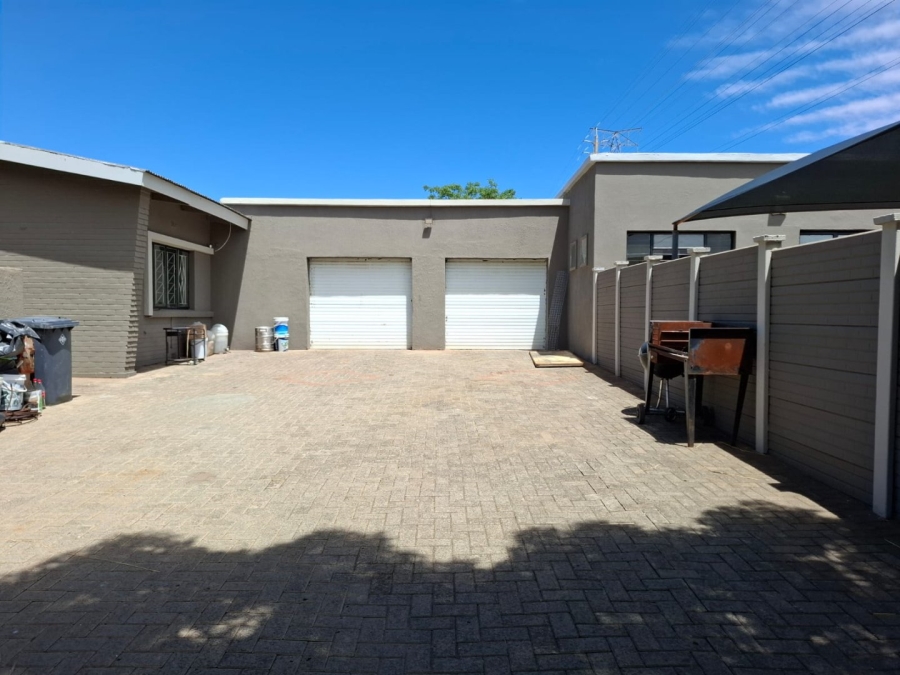 5 Bedroom Property for Sale in Bayswater Free State